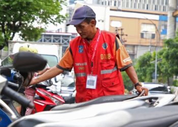 Jukir Beda Orang dengan Foto? Warga Surabaya Diminta Tolak Bayar Parkir