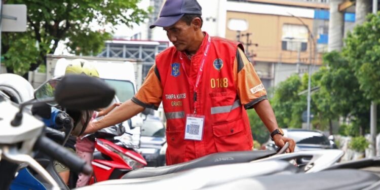 Jukir Beda Orang dengan Foto? Warga Surabaya Diminta Tolak Bayar Parkir