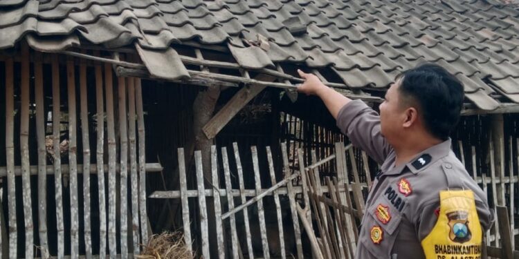 Peluru nyasar kembali hantam 4 Rumah Warga di Lekok Pasuruan, anggota DPRD Jatim ini desak langkah nyata