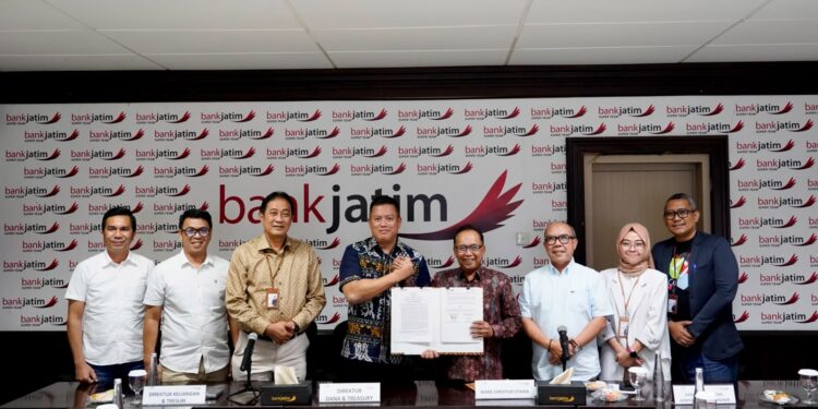 Perkuat sinergi antar BPD, Bank Jatim dan Bank NTT Jalin kerja sama layanan jasa remitansi kemitraan