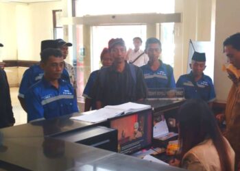 RT/RW Tambak Wedi Resmi Adukan Mutasi Lurah ke DPRD Surabaya, Minta Nama Baik Dipulihkan dan Jabatan Dikembalikan