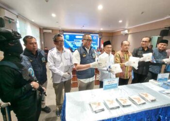 BNNP Jatim Gagalkan Peredaran 5,4 Kg Sabu di Bangkalan, Dua Kurir Ditangkap dan Satu Bos Besar Diburu