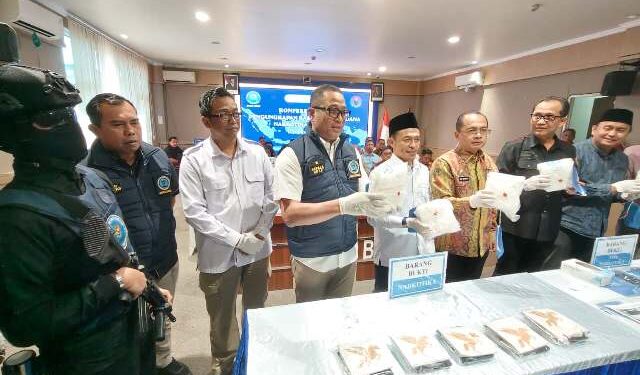 BNNP Jatim Gagalkan Peredaran 5,4 Kg Sabu di Bangkalan, Dua Kurir Ditangkap dan Satu Bos Besar Diburu