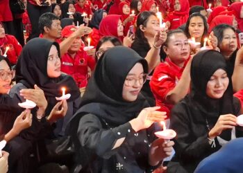 Refleksi 30 Tahun Kudatuli di Surabaya: Pelaku Kudatuli, Akademisi, dan Gen Z Nyalakan Lilin untuk Demokrasi