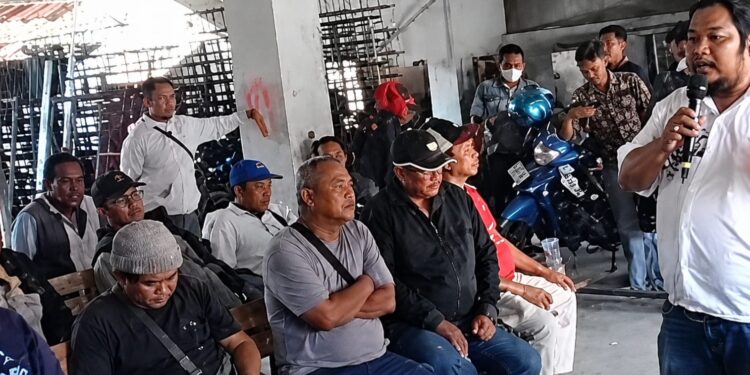 Pedagang Pasar Surabaya Minta Wali Kota Eri Evaluasi Direksi PT Pasar Surya