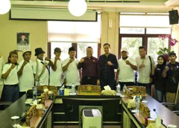 Semangat Nasionalisme di Bulan Kemerdekaan, DPRD Surabaya Serukan Pengibaran Merah Putih Massal