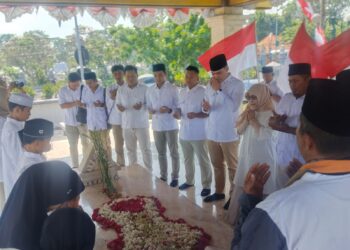 Peringati HUT ke-81 RI, Partai Gerindra Surabaya ajak anak yatim ziarah dan napak tilas sejarah