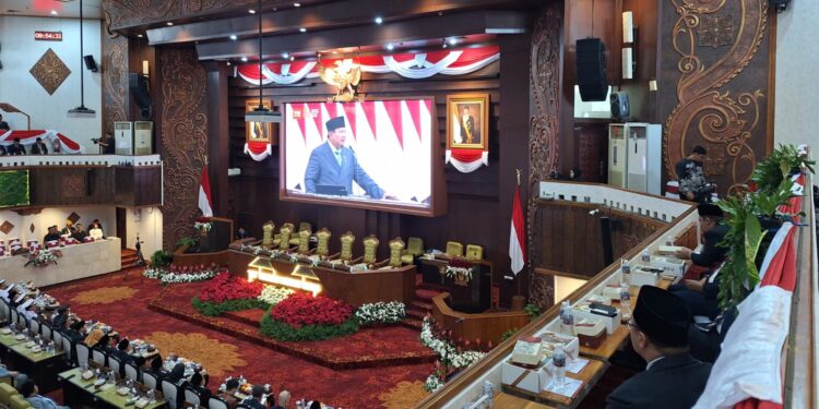 Gelar Rapat Paripurna Istimewa dengarkan pidato kenegaraan Presiden HUT ke-81 RI, Ketua DPRD Jatim ingatkan posisi vital Jatim secara Nasional