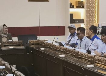 Terima demo buruh, Komisi E DPRD Jatim dukung kenaikan UMK hingga 9 persen dan Raperda Pesangon