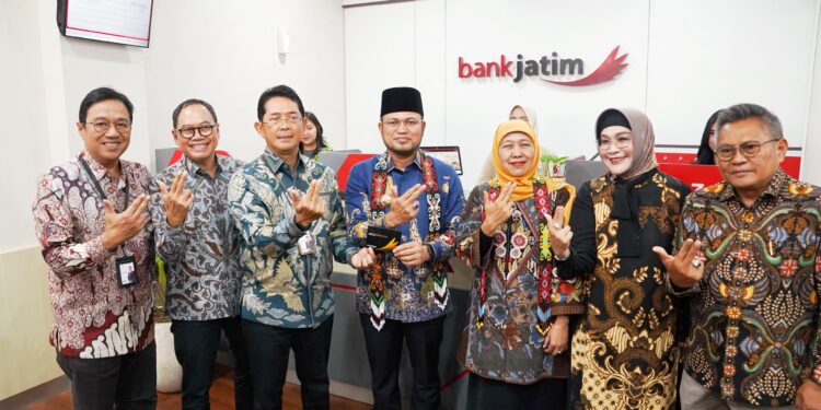 Perkuat sinergi ekonomi Jatim-Kaltim, Bank Jatim resmi buka kantor cabang di Balikpapan