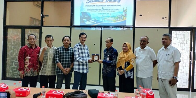 Diskominfo dan PWI Tabalong kunjungi PWI Jatim bahas kemitraan Pemerintah dan independensi Pers