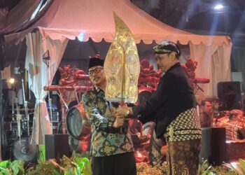 Gelar Wayang Kulit, Ketua DPRD Jatim sebut upaya merawat tradisi dan ajak generasi muda cintai seni tradisional