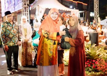Gelaran wayang kulit di DPRD Jatim dihadiri ribuan masyarakat, Lilik Hendarwati dorong optimalisasi ekosistem ekonomi kreatif