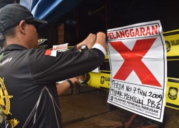 23 Kios Buah di Tanjungsari Disegel Pemkot Surabaya, Bongkar Muat di Pinggir Jalan Picu Kemacetan
